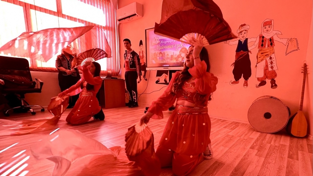 Международният ден на майчиния език беше отбелязан в Русе с концерта „Свят без граници“ на читалище  „Гюнеш – 2012“ 