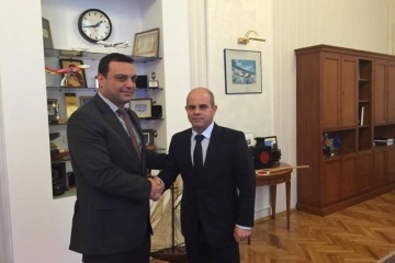 Кметът Пламен Стоилов и министър Ивайло Московски подписаха договор за безвъзмездно прехвърляне на Летище Русе в собственост на Общината