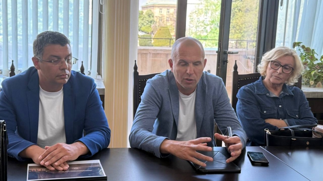 Кметът Пенчо Милков обсъди с президента на федерацията по лека атлетика строежа  на модерна лекоатлетическа зала в Русе