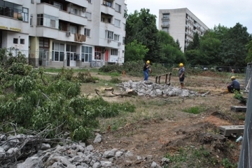 Започва благоустрояването на междублоковото пространство до блок „Вида“