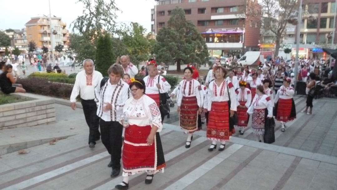 Смесен народен хор с. Николово с отличие от международен фолклорен фестивал