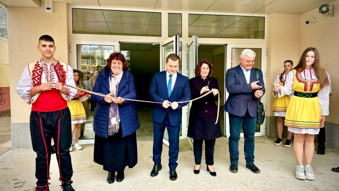Кметът Пенчо Милков откри новия учебен корпус на СУ „Васил Левски“