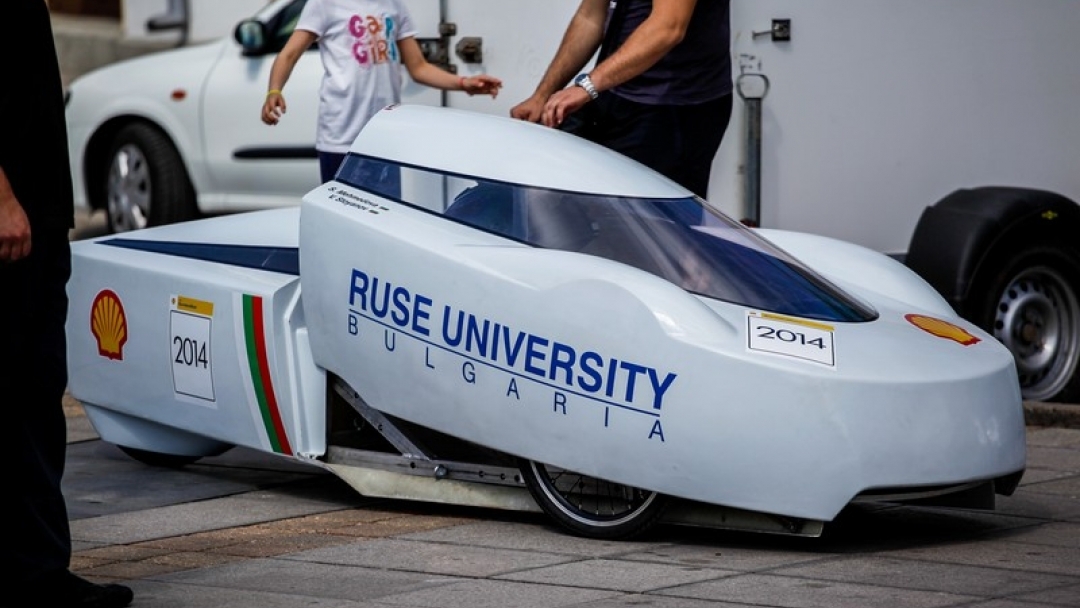 Русе изпрати студенти с електромобил на състезание в Ротердам