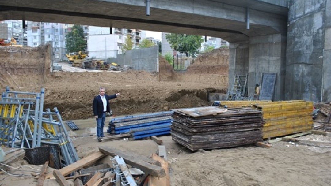 Инж. Димитър Наков инспектира пробива и кръговото кръстовище