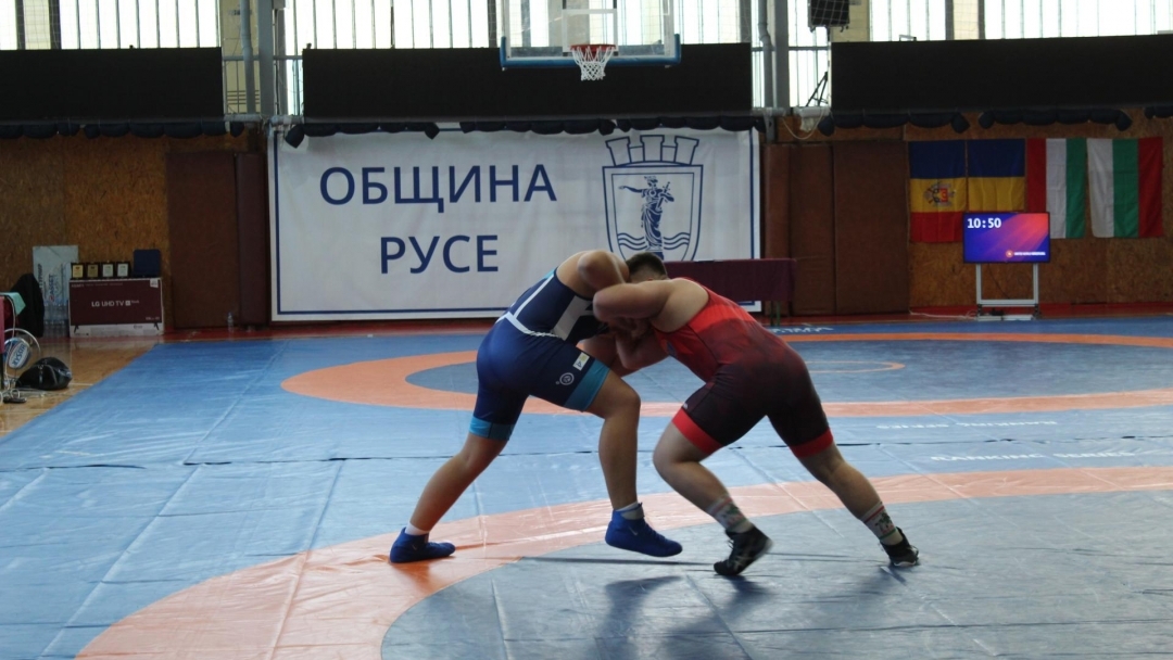 Над 50 участници се състезаваха в 20-ия юбилеен Международен турнир по свободна борба „Русенски легенди“