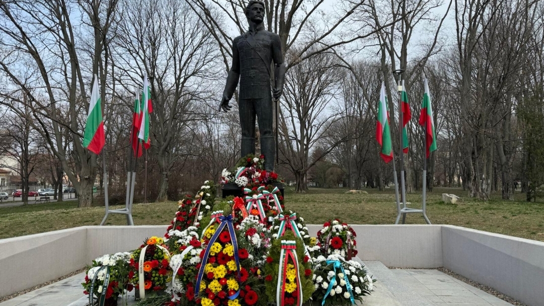 Русе ще почете 153-ата годишнина от гибелта на Васил Левски с церемония пред паметника на Апостола