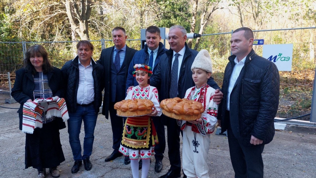 Учениците в Николово ще посрещнат зимата в газифицирано и санирано училище