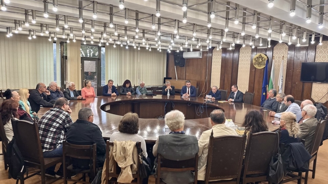 Кметът Пенчо Милков отличи Хачик Лебикян със златна значка за приноса му към културния и обществен живот на Русе