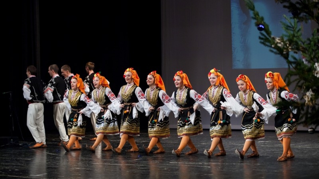 Коледен концерт представи Общински младежки дом