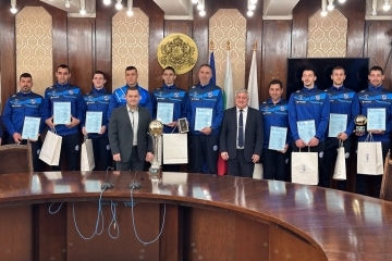 Кметът Пенчо Милков награди волейболните шампиони на „Дунав“ – Русе