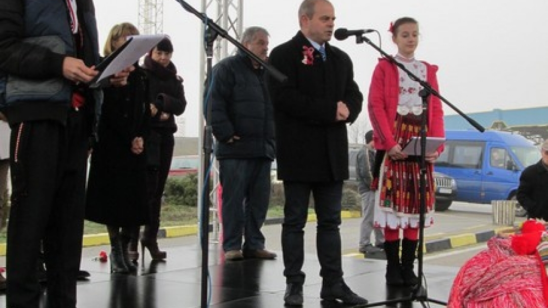 В Русе представиха официално опита за световен рекорд на „Гинес” за най-дълга мартеница