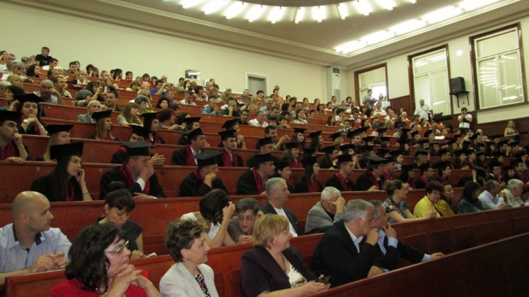 Връчиха дипломите на Випуск 2013 на Юридическия факултет на Русенския университет