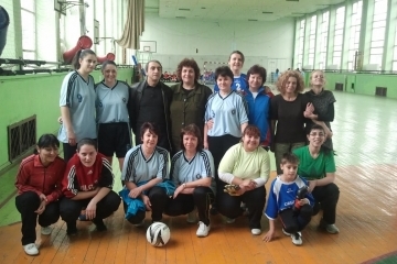 Девойките от Професионалната гимназия по туризъм най-добри в традиционен осмомартенски футболен турнир 