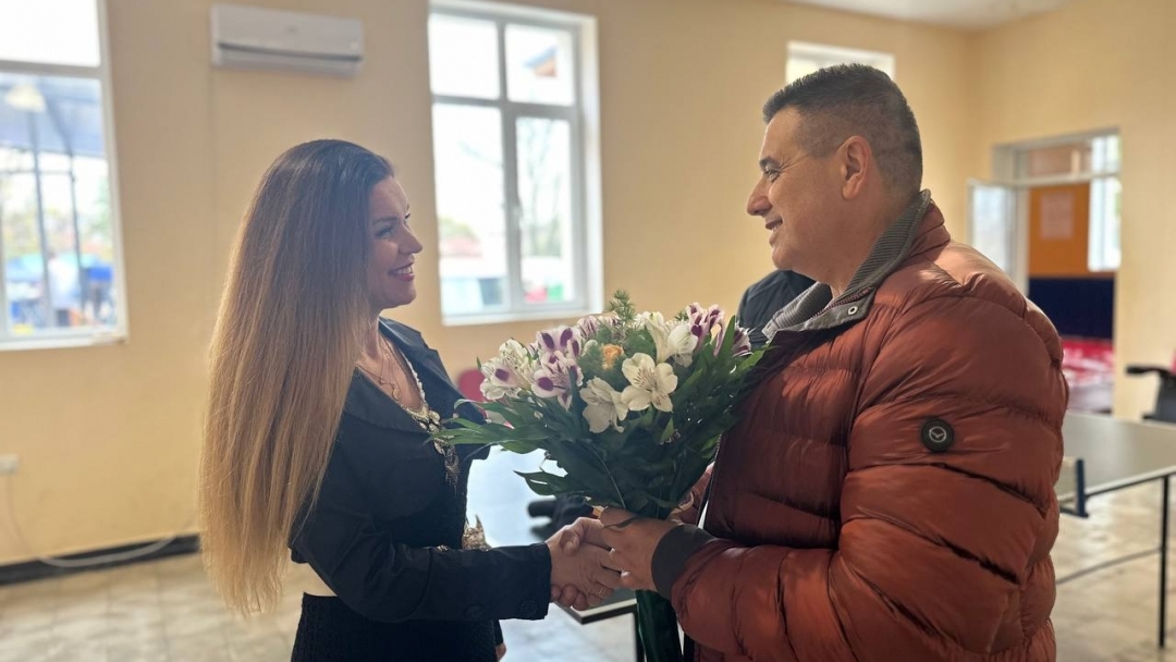 Сандрово отбеляза своя празник с много музика и народни танци