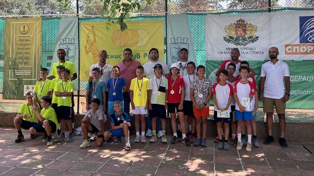 Повече от 80 деца се включиха в Държавното отборно първенство по тенис за момчета в Русе