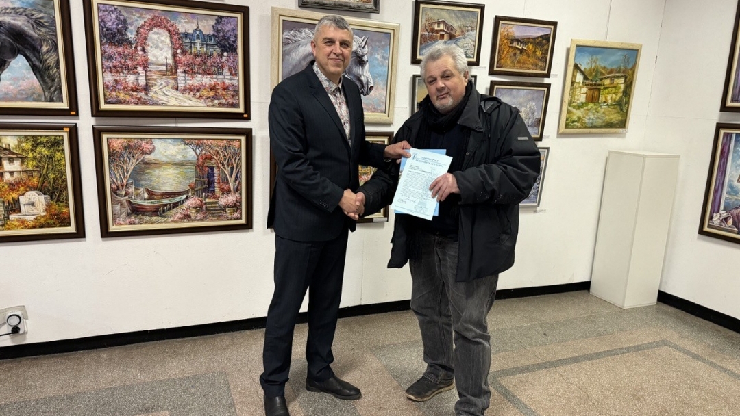 Изложбата „Вино, любов и традиции“ превръща 80 платна в празник на изкуството