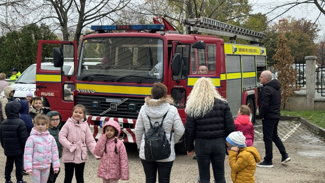 Русе почете професионалния празник на полицейските служители с тържествена церемония