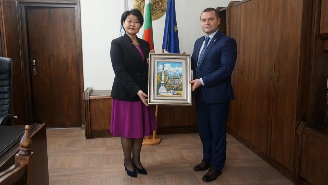 Кметът на Община Русе посрещна новия посланик на Монголия