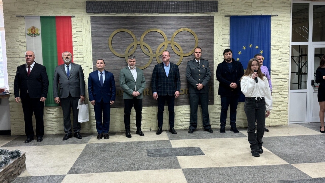 Пенчо Милков награди най-добрите възпитаници и треньори на Спортното училище