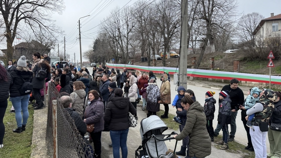 Със залпове на Черешовото топче в Долапите честваха Трети март