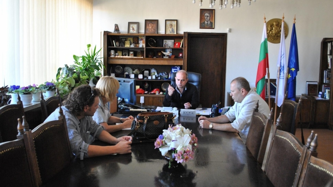 Актьори от Русенския Драматичен театър подкрепиха кандидатурата на Орлин Дяков за директор на културния институт