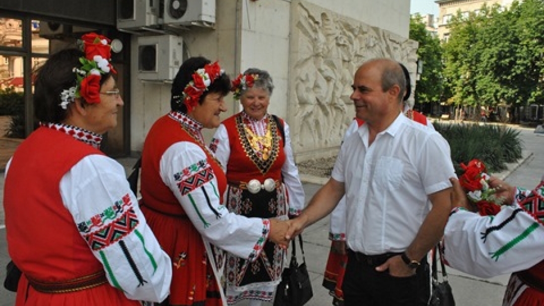 Пламен Стоилов откри тазгодишното издание на традиционното „Шарено хоро”