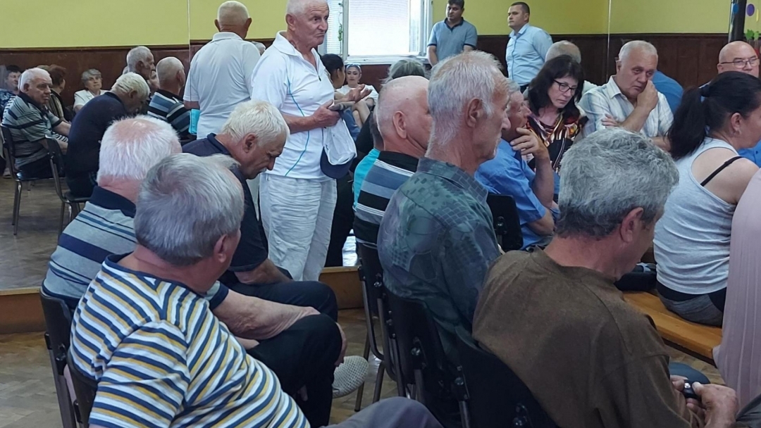 Жителите на Тетово се включиха в откритата приемна на кмета Пенчо Милков