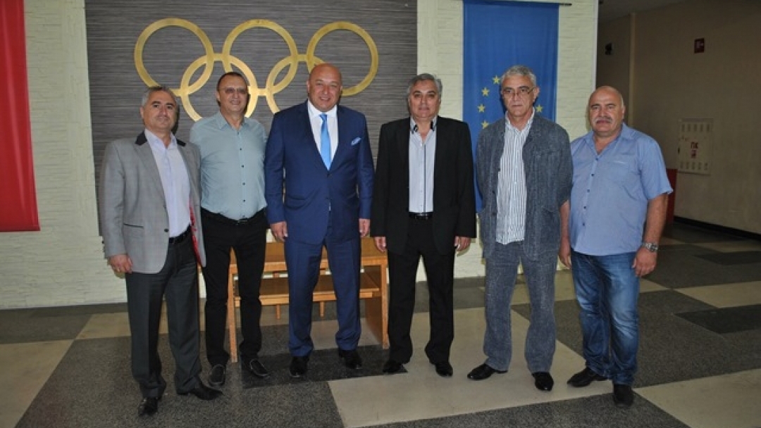 Министър Красен Кралев ще присъства на  юбилея на спортното училище 