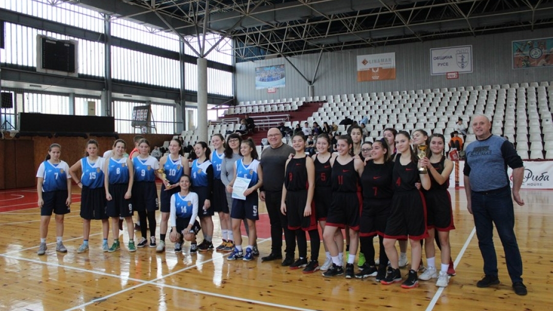 Общинско първенство по баскетбол за юноши и девойки 11-12 клас