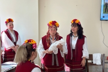 Потребители на социална услуга в бившия Дом "Майка и дете" отбелязаха Бабинден