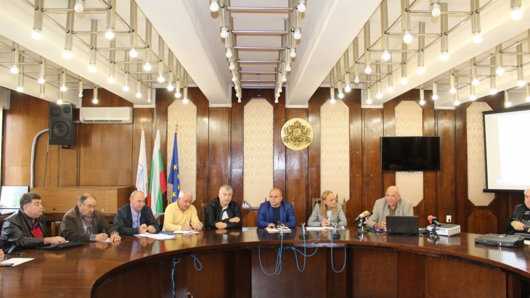 Кметът Пламен Стоилов свика съвещание за предстоящата зимна обстановка