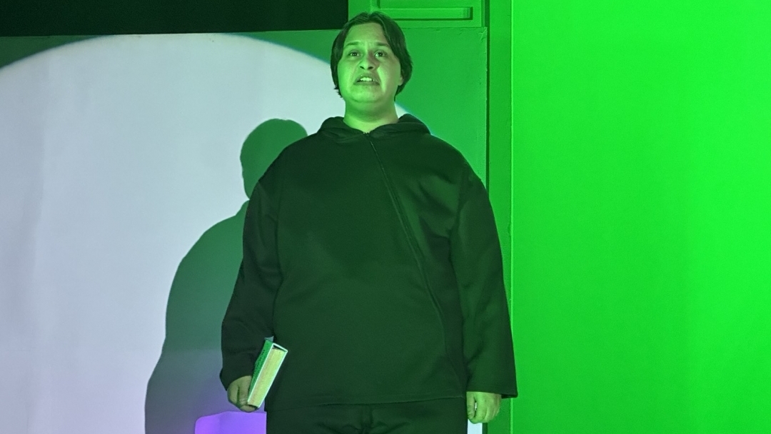 Спектакълът „Осмият цвят“ постави темите за насилието и за силата на доброто