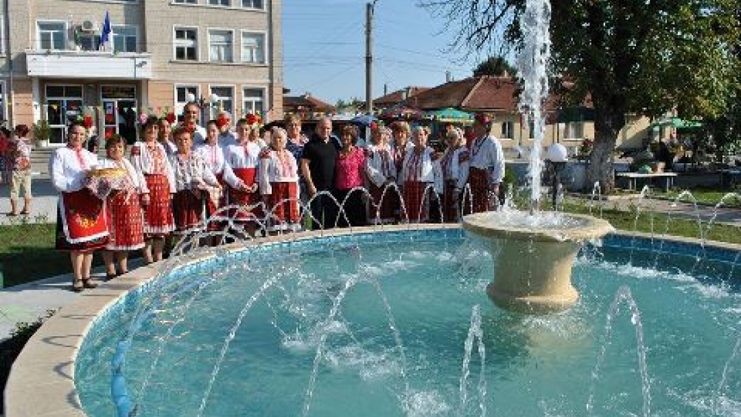 Кметът на Община Русе откри новоизградения фонтан в Сандрово