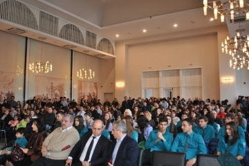 Кметът Пламен Стоилов връчи грамоти на деца с изявени дарби от Русе за 2015 г.