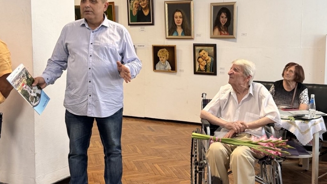 Художникът Стефан Ганев представи 27-мата си самостоятелна изложба
