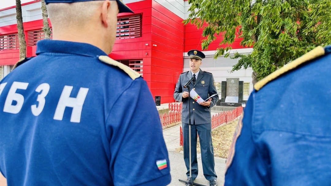 Ruse celebrated the professional holiday of firefighters and rescuers with a ceremony