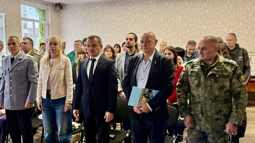 Военно окръжие – Русе отличи Международния младежки център за съвместни патриотични инициативи