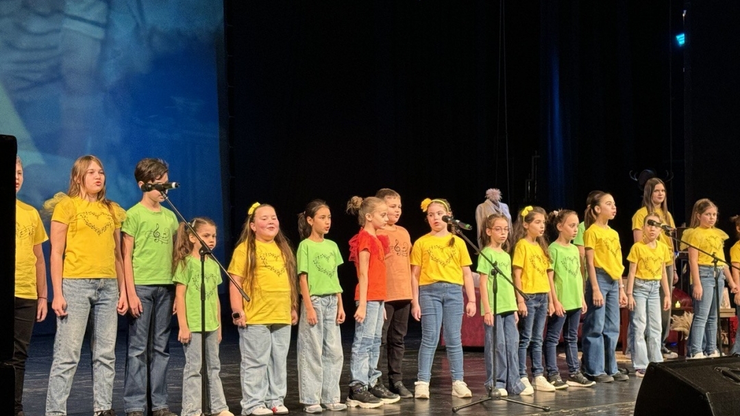 Детска вокална група „Слънце“ изпрати своите абитуриенти с концерт в Доходното здание
