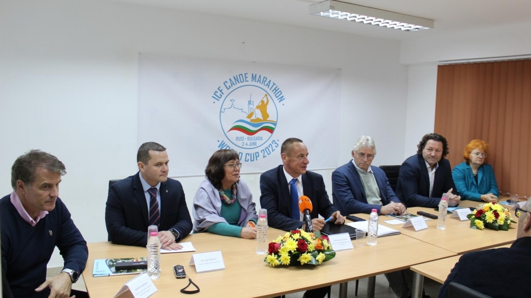 Президентът на Международната федерация по кану-каяк Томас Кониецко посети Русе