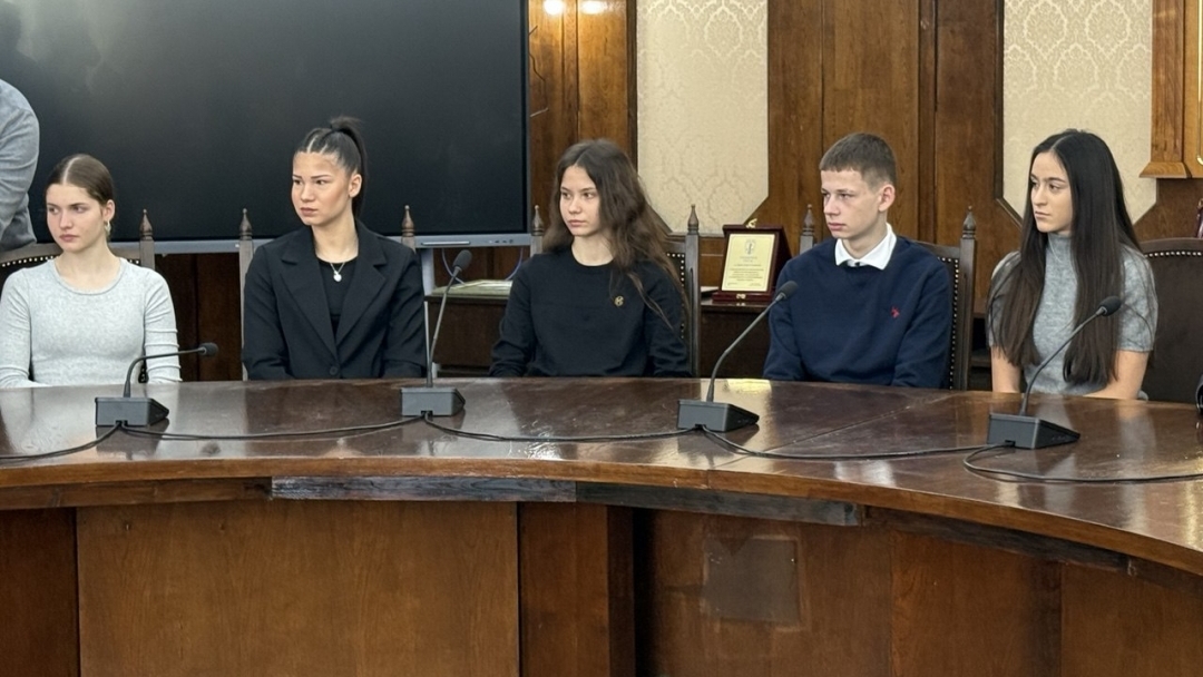 Световният и европейски шампион Християн Стоянов бе удостоен с почетен плакет в Русе