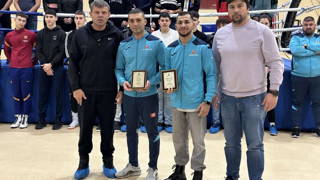 Кметът Милков посрещна 8-кратния европейски шампион по бокс Радослав Росенов