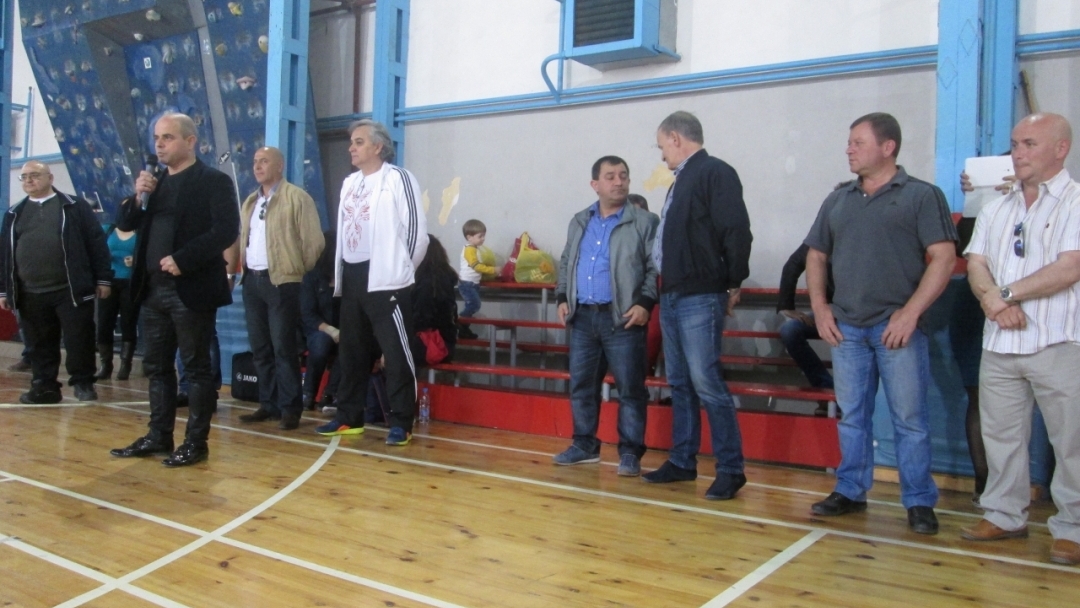 Кметът Пламен Стоилов даде старт на четвъртото издание на турнир по вдигане на тежести