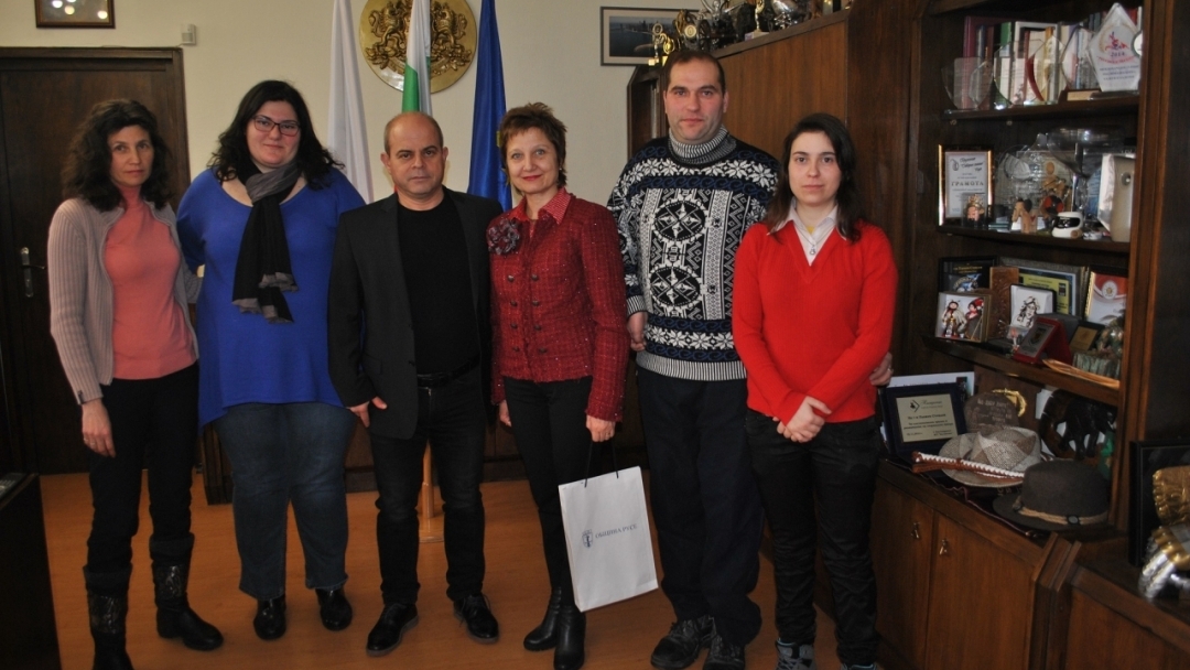 Кметът Пламен Стоилов се срещна със студенти от клуб "Различни и равни" към Русенския университет 