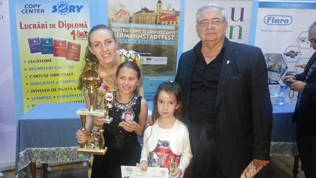 Международни награди от различни фестивални сцени за изпълнители на Вокално студио за поп и джаз 'Икономов'