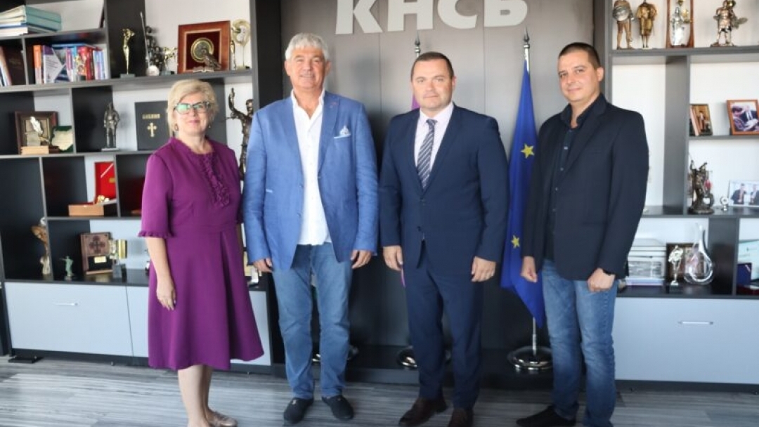  Кметът Пенчо Милков подписа тригодишно споразумение за увеличение на възнагражденията и по-добри условия на труд в „Общински транспорт Русе“