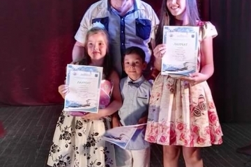 Награди от конкурси във Варна и Разград спечелиха изпълнители на вокално студио „Икономов”