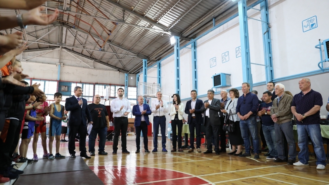 Кметът Пламен Стоилов откри осмото издание на турнира по вдигане на тежести „Купа Русе“