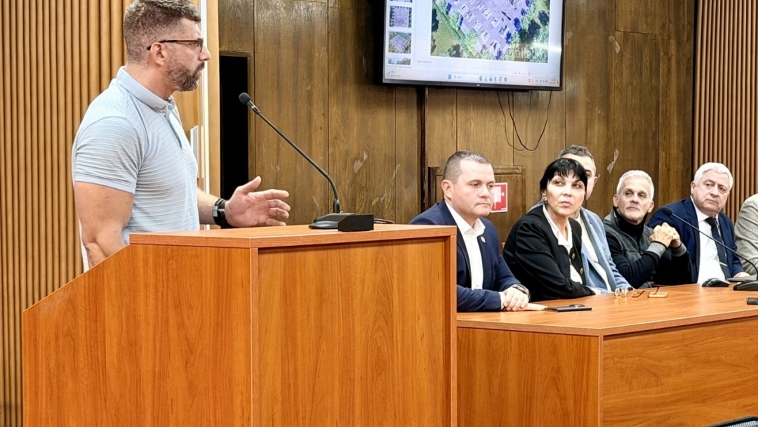 Община Русе, спортни клубове и граждани обсъдиха изграждането на многофункционална площадка за калистеника