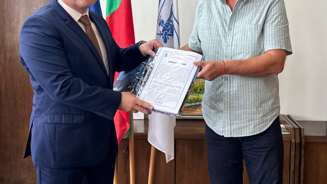 Mayor Pencho Milkov met with representatives of the "Zahari Stoyanov" Foundation on the occasion of the restoration of the tomb of the Revival leader