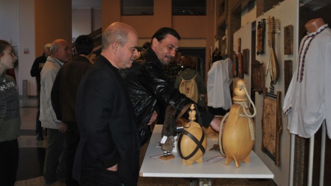 Кметът Пламен Стоилов присъства на откриването на Великденска изложба на Дунавската задруга на народните художествени занаяти